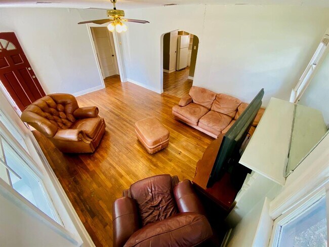 Building Photo - 4902 Caswell Ave