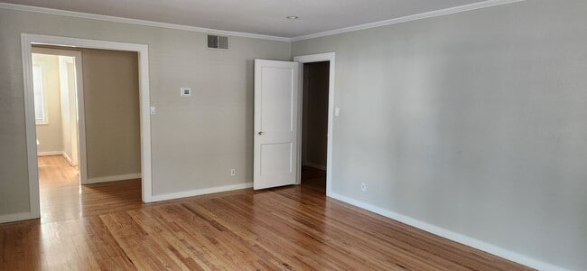 Building Photo - Beautiful 3 Bedroom Home in the Heart of Land Park