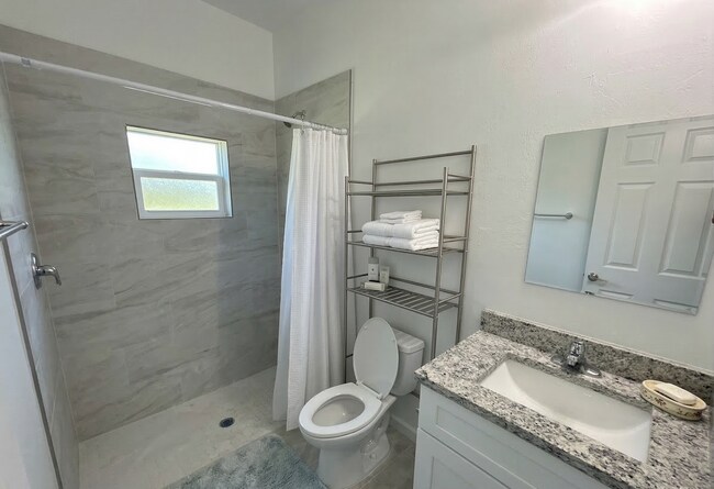 Foto del edificio - 238 E Canal Way NE