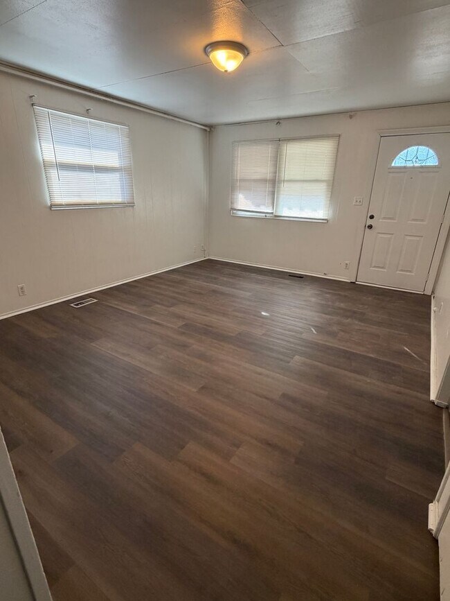 Photo - Cozy Three Bedroom/One Bath Home w/Fenced Back Yard