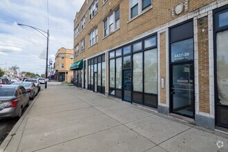 Building Photo - 4435 W Fullerton Ave