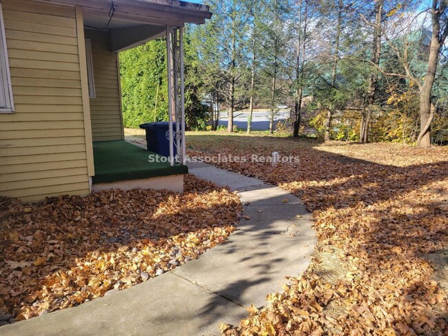 Foto del edificio - 349 N Centre Ave