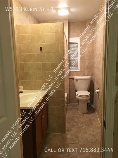 Building Photo - W5313 Klein St