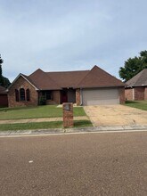 Building Photo - 10826 E Ridge Dr