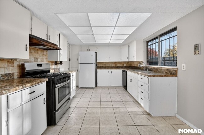 Building Photo - 4635 Marlo Dr