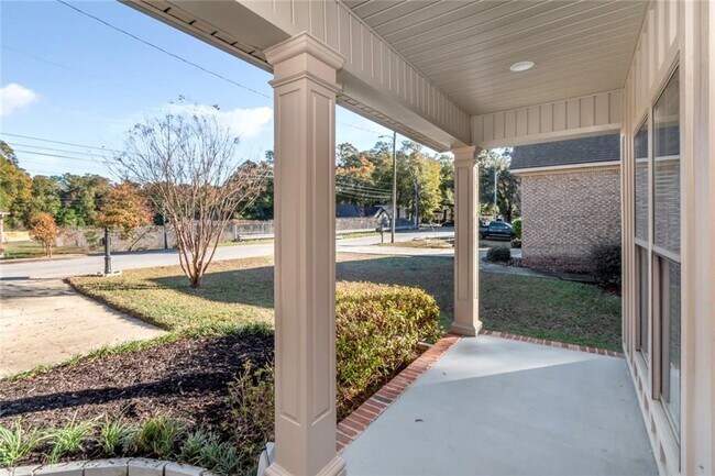 Foto del edificio - 1054 Linlen Ave