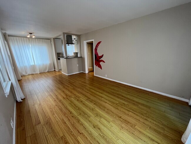 Building Photo - 231 13th St