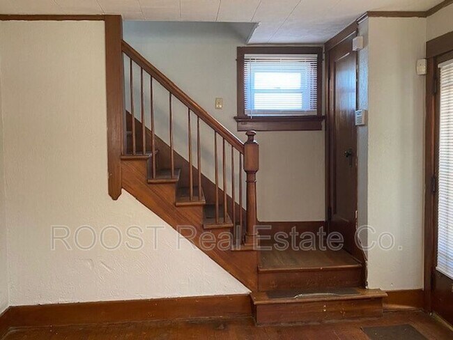 Building Photo - 147 W Hudson Ave