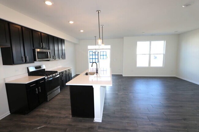 Building Photo - 23538 W Bancroft Dr