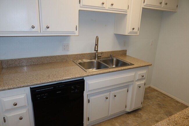 Foto del edificio - 7374 Farm Dale Wy