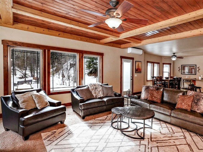 Building Photo - 235 Moonridge Dr