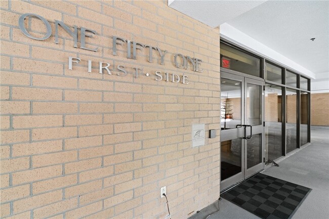 Foto del edificio - 151 Fort Pitt Blvd