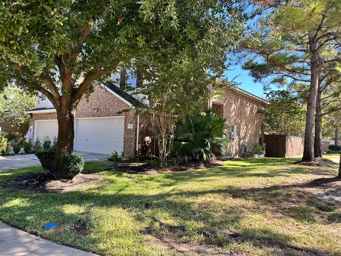 Foto principal - 5302 Canyon Hollow Dr