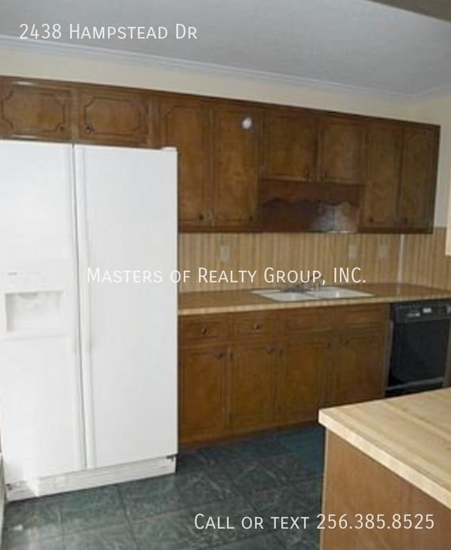 Building Photo - 2438 Hampstead Dr