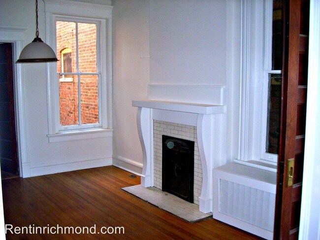 Building Photo - 2302 Stuart Ave