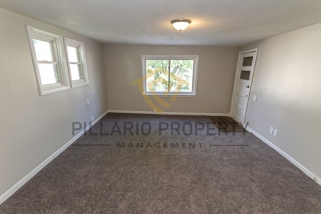 Building Photo - 52-52-52-52 S Greenwood St