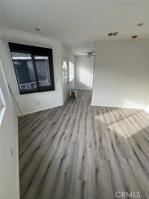 Foto del edificio - 9414 Danby Ave