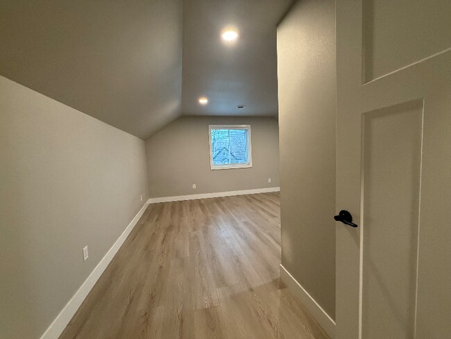 Building Photo - 651 Washington St