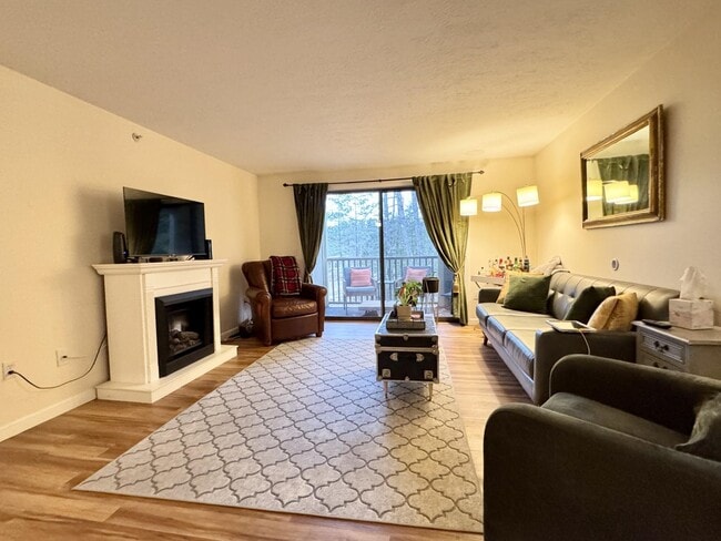 Building Photo - 19 Saco St