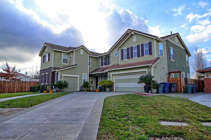 Primary Photo - 748 W La Canada Ave