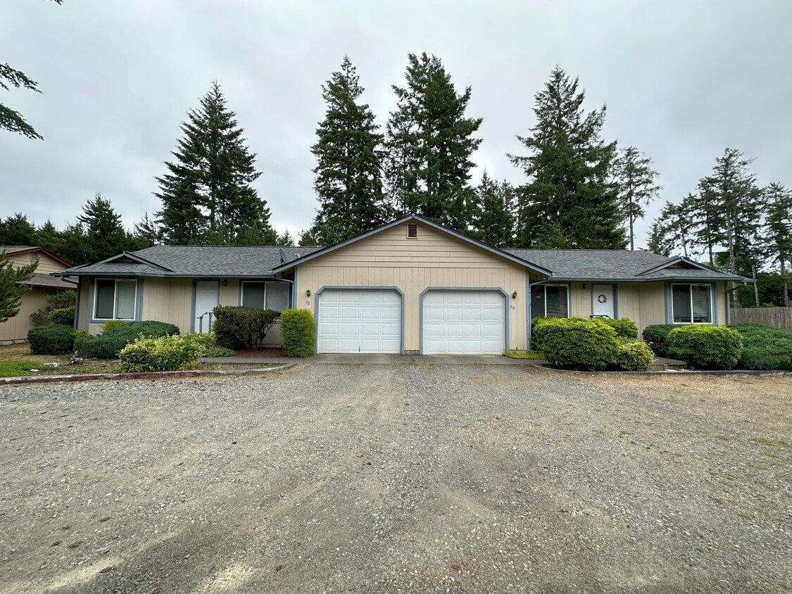 Primary Photo - 73 E Pine Park Ln