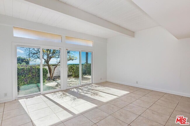 Building Photo - 1105 Tellem Dr