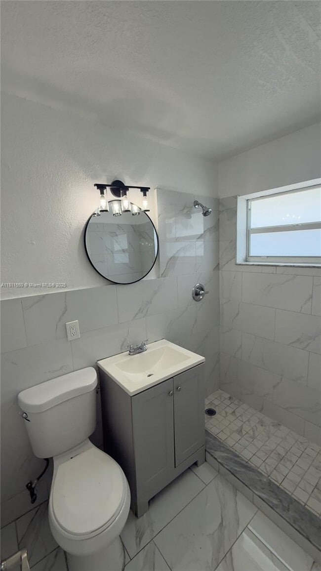 Building Photo - 2160 NW 23rd Ave