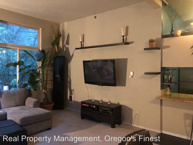 Building Photo - 2 br, 2 bath Apartment - 1910 SW 18th Ave #21