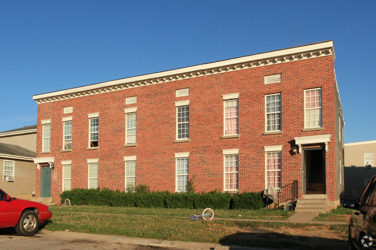 Primary Photo - 426-440 Midland Blvd