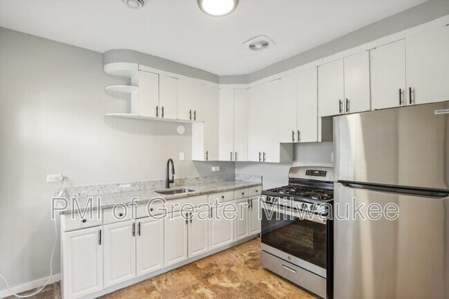 Foto del edificio - 2356 S Kinnickinnic Ave