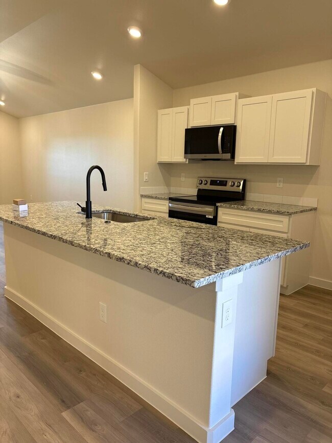 Foto del edificio - 2509 Kenwood Ave