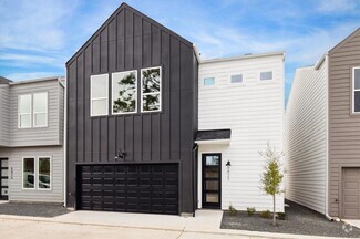 Building Photo - 5823 Mansfield St