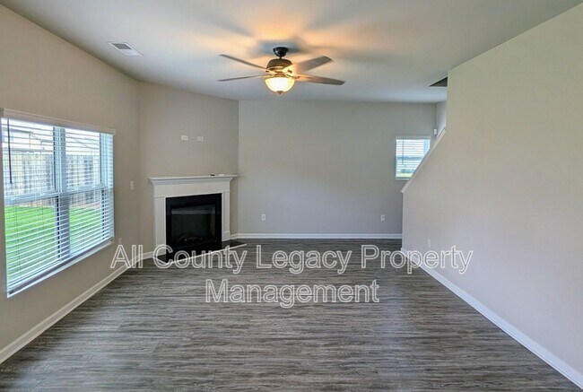 Foto del edificio - 1313 Brookstone Lake Dr