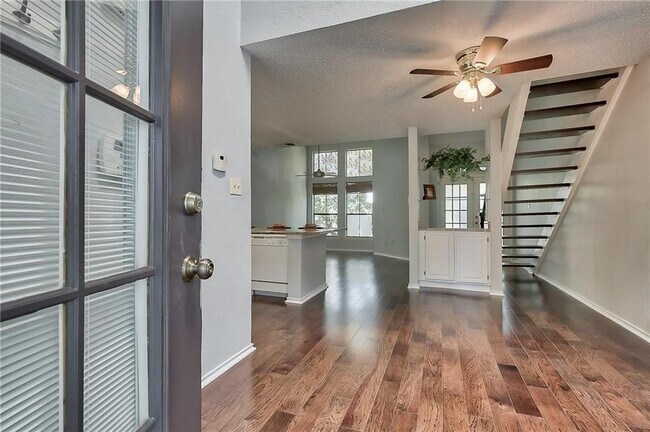 Building Photo - 3404 Country Club Dr W
