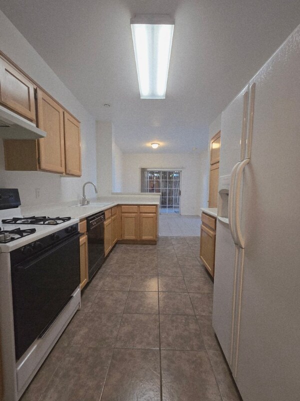 Building Photo - 693 Ambling Gait Ave