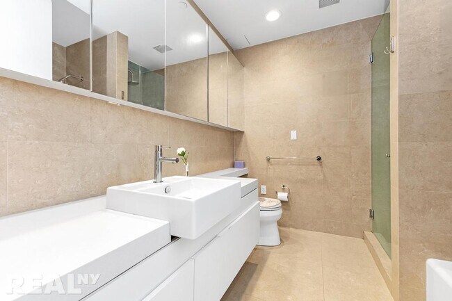 Foto del edificio - 301 E 61st St