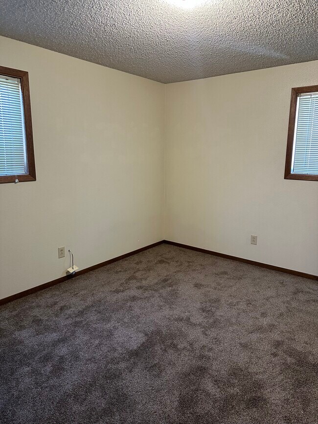 Foto del edificio - 100 Plains St