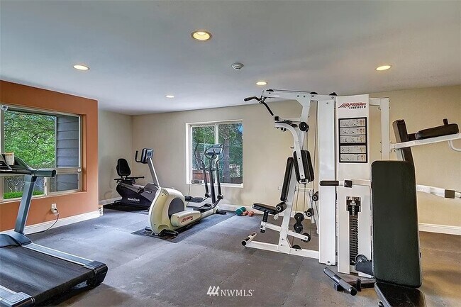 Building Photo - 15330 Sunwood Blvd