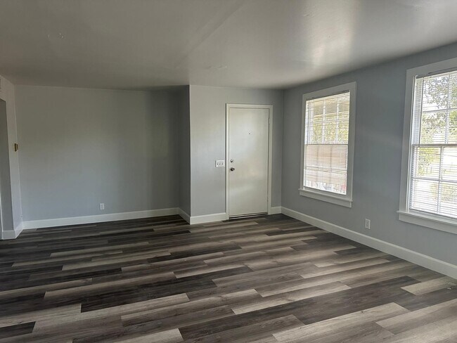 Building Photo - 800 Travis St