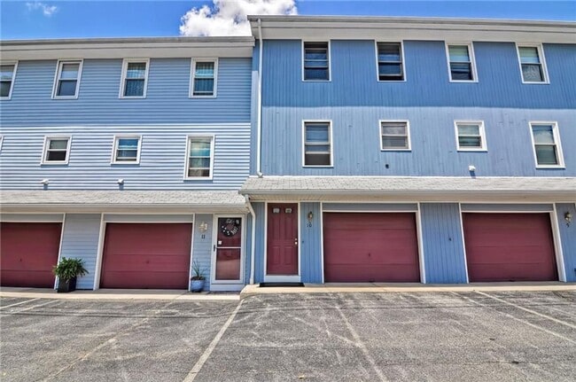 Building Photo - 4 Smithfield Rd