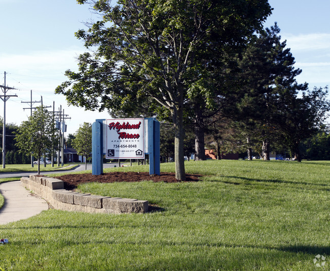 Building Photo - Village Pointe Apartments