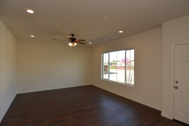 Building Photo - 3404-3408 Villa