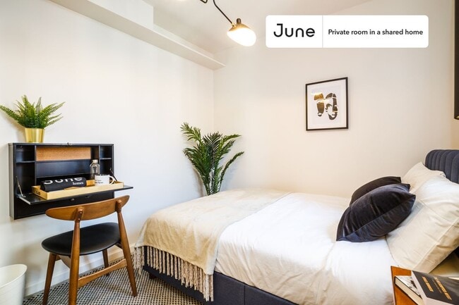 Room in Shared 5 bed/2 bath home - Room in Shared 5 bed/2 bath home