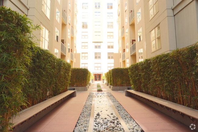 Building Photo - Metrome