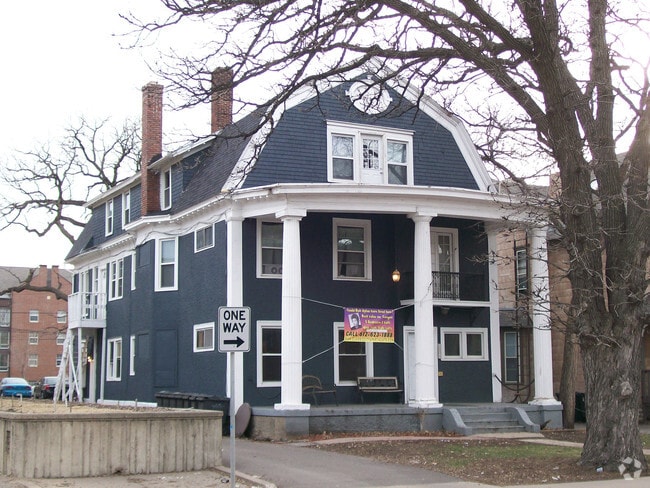 Building Photo - 1215 4th Street SE