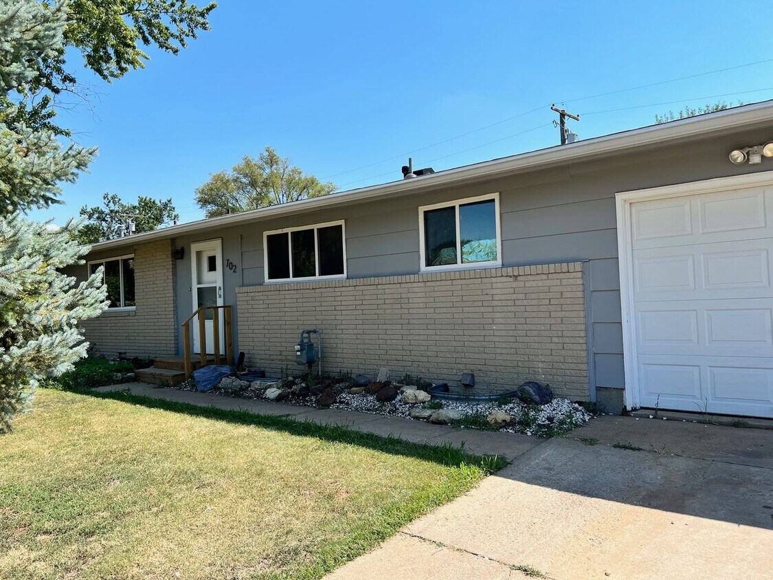 Spacious Duplex House Rental in Salina, KS