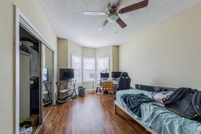 Foto del edificio - 915 W 23rd St
