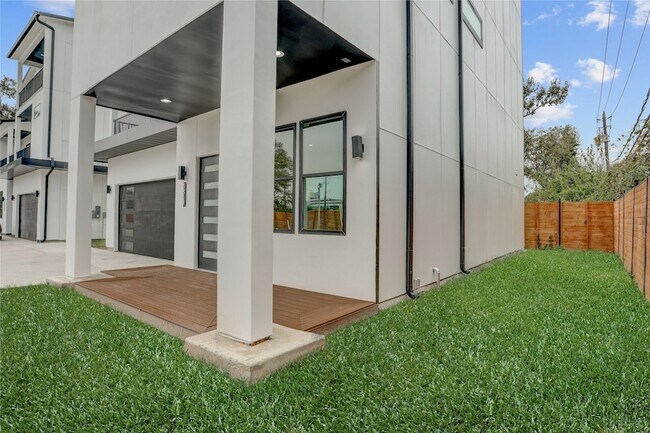 Foto del edificio - 6814 Hartland St