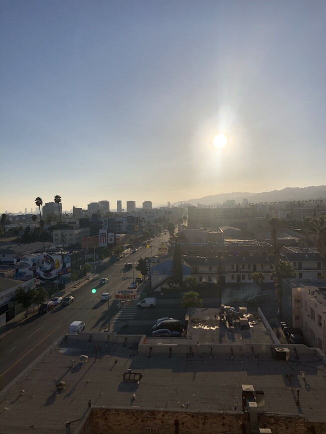 Foto del edificio - 5225 Hollywood Blvd