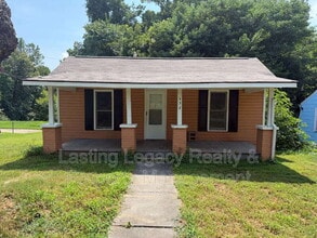 Building Photo - 438 Crews St
